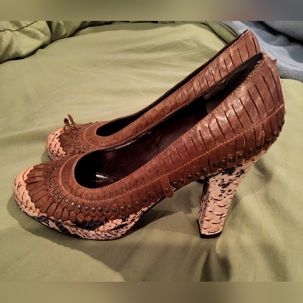 Unique & Classy Designer Pumps by Isabella Fiore-- Made in Italy